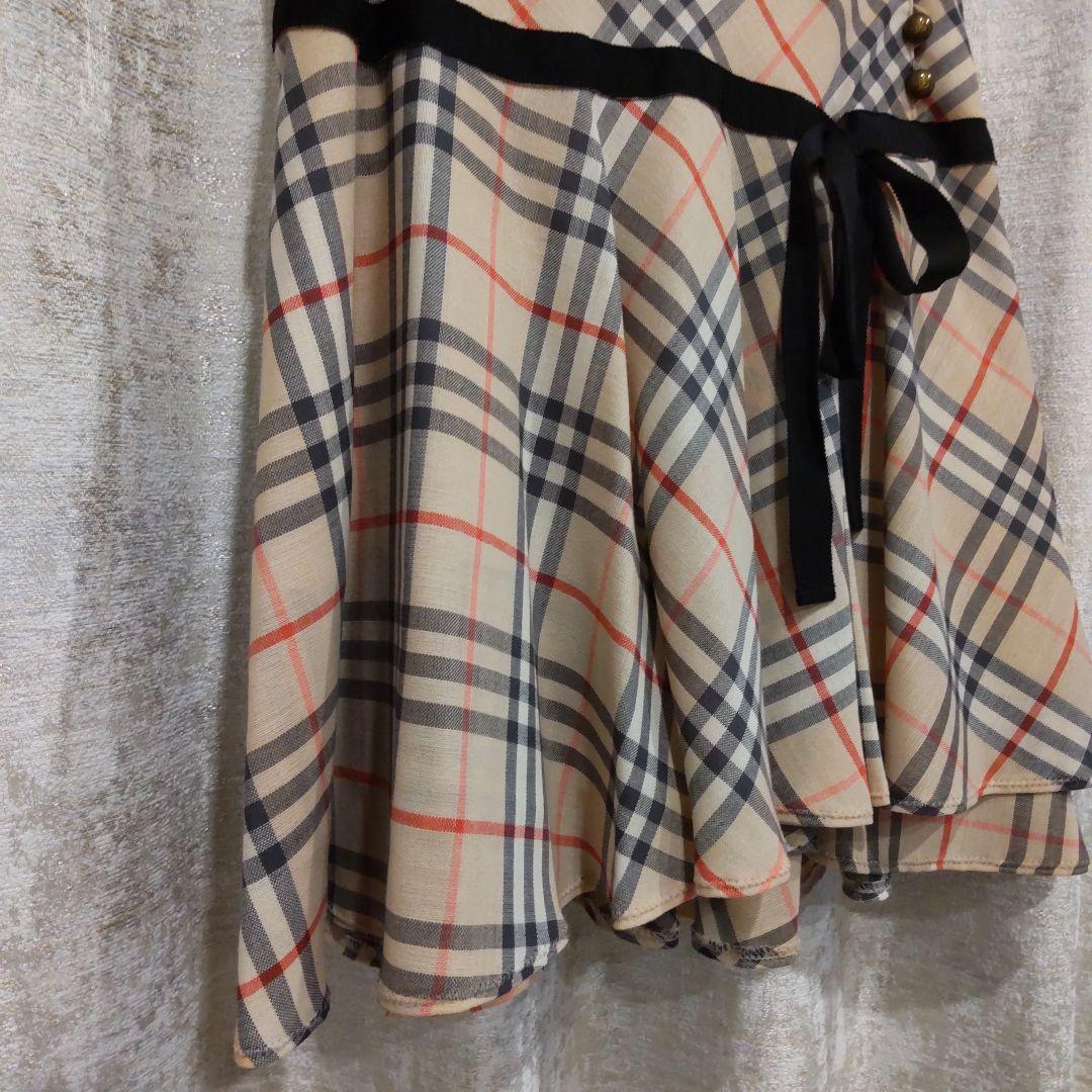 美品レア★BURBERRY ロゴ入りボタン りぼん 膝上スカート 2段フリル