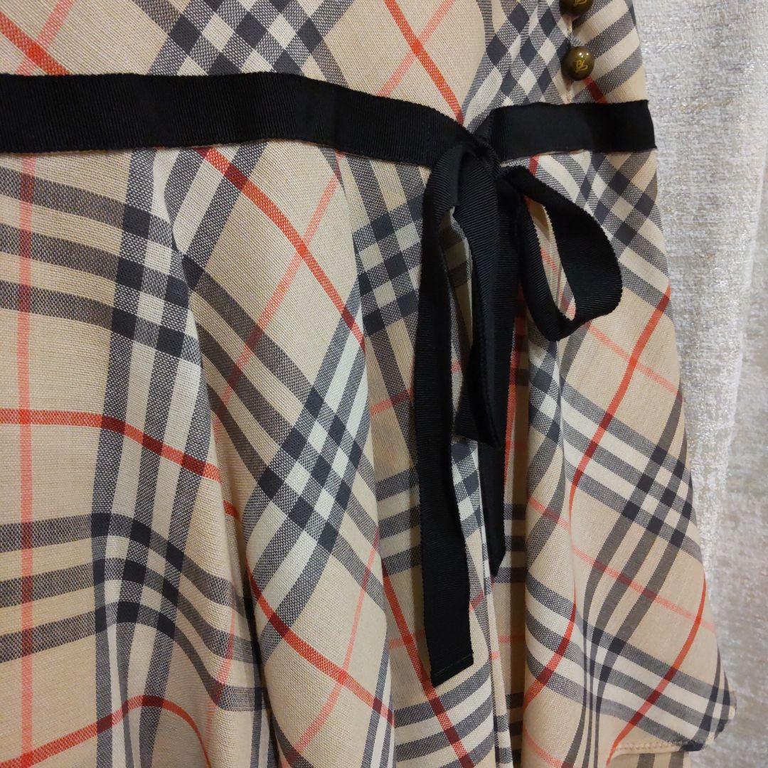 美品レア★BURBERRY ロゴ入りボタン りぼん 膝上スカート 2段フリル