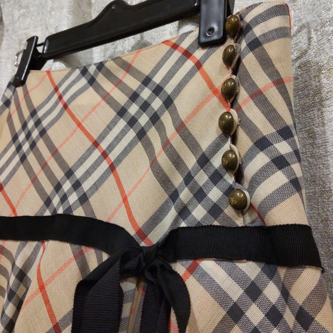 美品レア★BURBERRY ロゴ入りボタン りぼん 膝上スカート 2段フリル