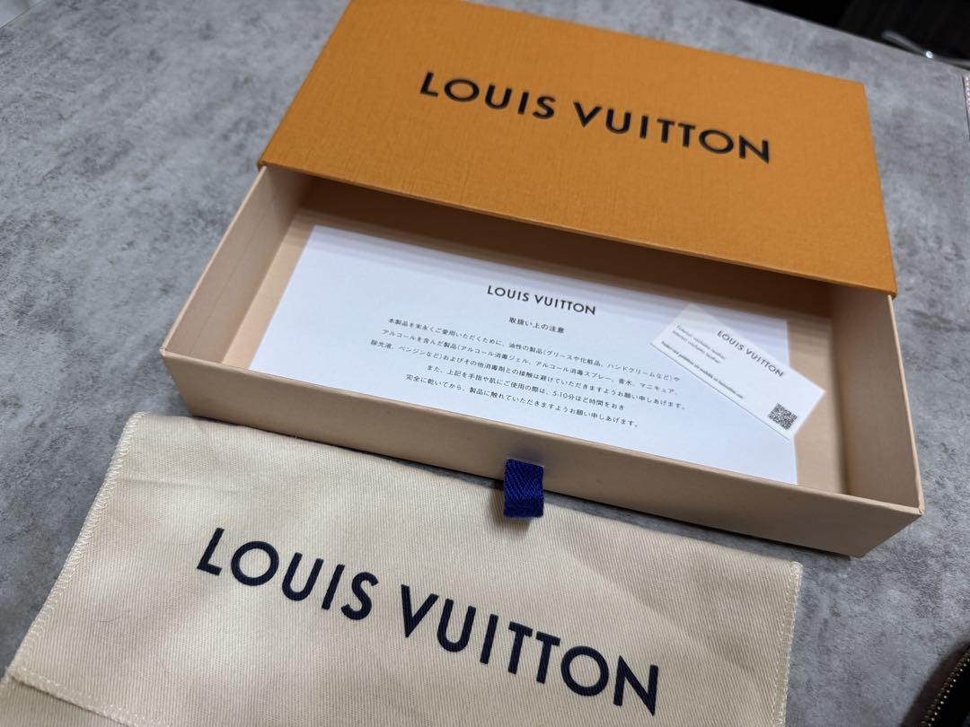 LOUIS VUITTON ブラック長財布