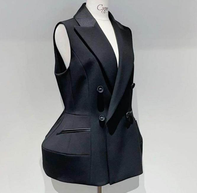 最安値 極美品 cygne シーニュ スワンジレ ベスト ブラック 黒 0