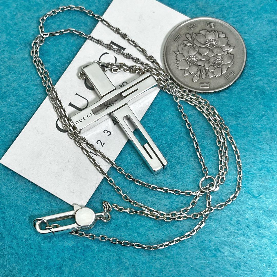 美品　GUCCI クロスネックレス