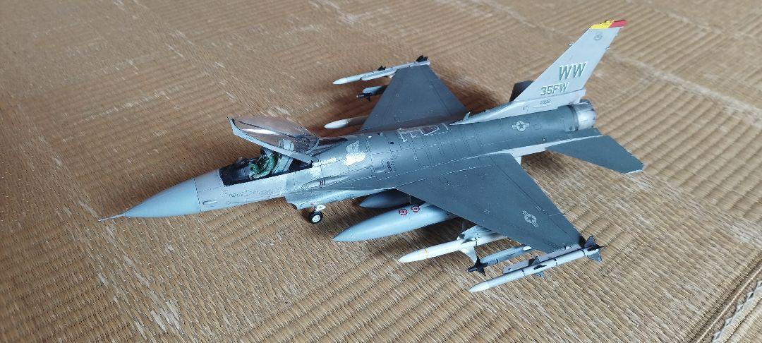 1/48 アメリカ空軍 F-16CJ ファイティングファルコン 完成品