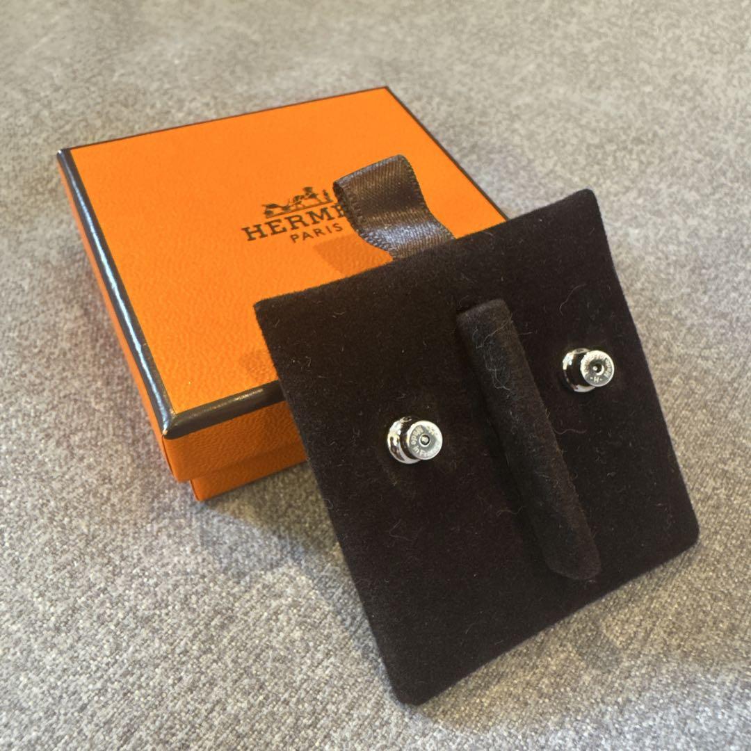 HERMÈS シルバー Hロゴ ピアス