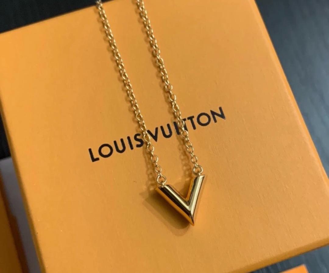 Louis Vuitton V字型　ネックレス ルイ・ヴィトン V字ネックレス ✨ - メルカリ