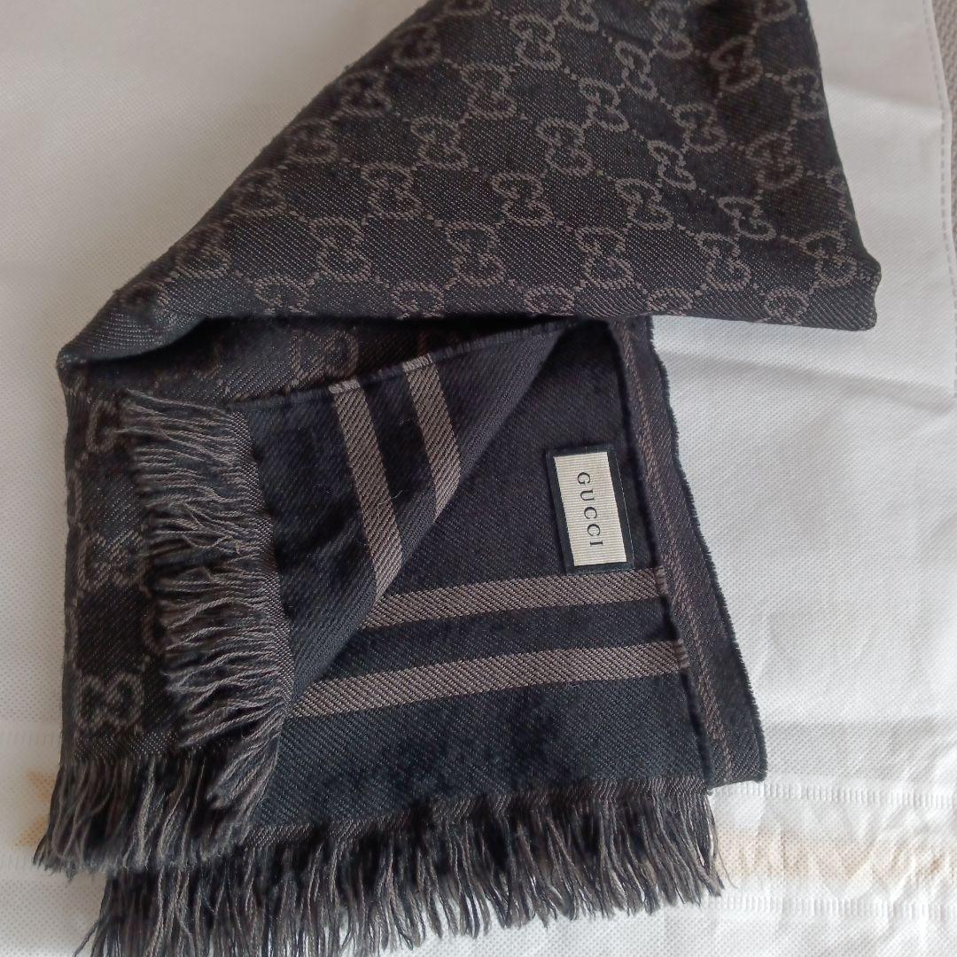 GUCCI ダークグレー マフラー GGパターン
