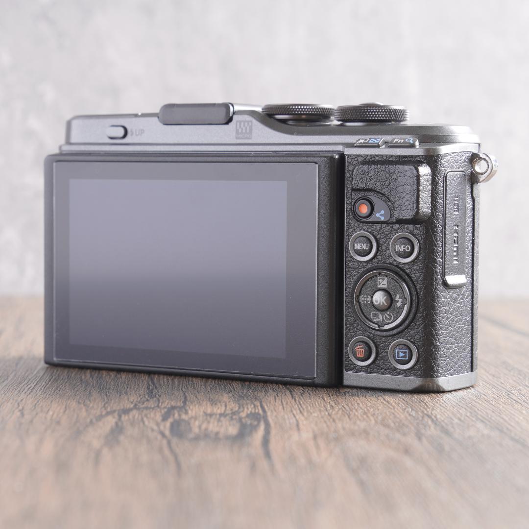✨美品✨ブラック✨OLYMPUS PEN E-PL10 ボディ　599