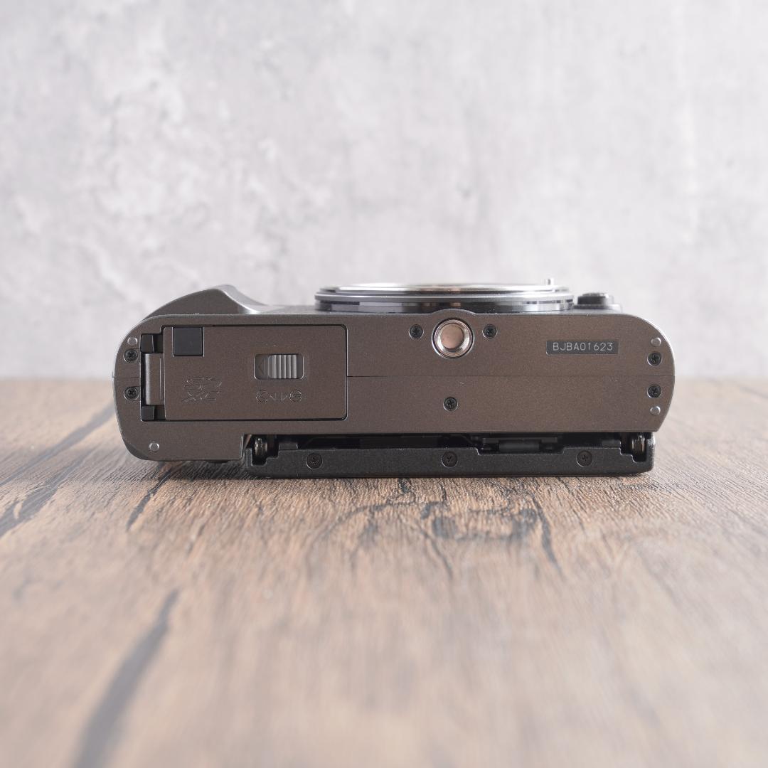 ✨美品✨ブラック✨OLYMPUS PEN E-PL10 ボディ　599