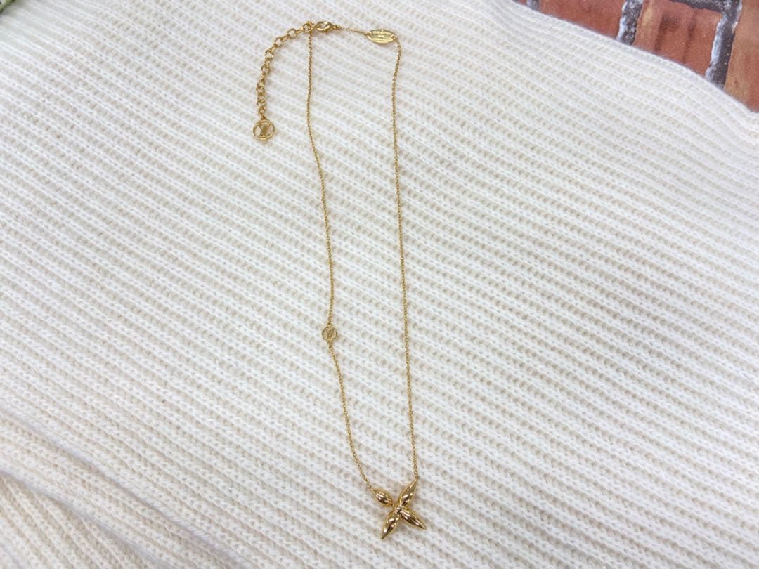 LOUIS VUITTON フラワーモチーフ ネックレス ルイヴィトンネックレス