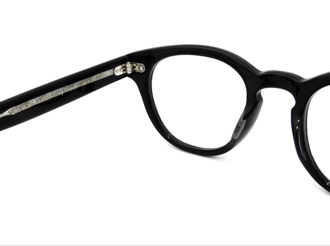 OLIVER PEOPLES