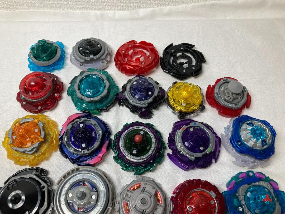 ベイブレードバースト ベイ27個＋ランチャー6個＋グリップ