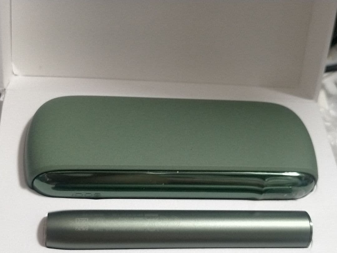 IQOS 3 DUO グリーンケースと充電器
