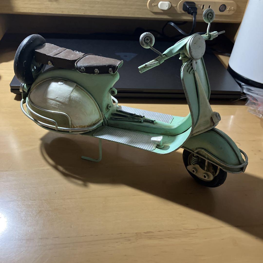 レトロ 緑色 スクーター 模型 約15cm