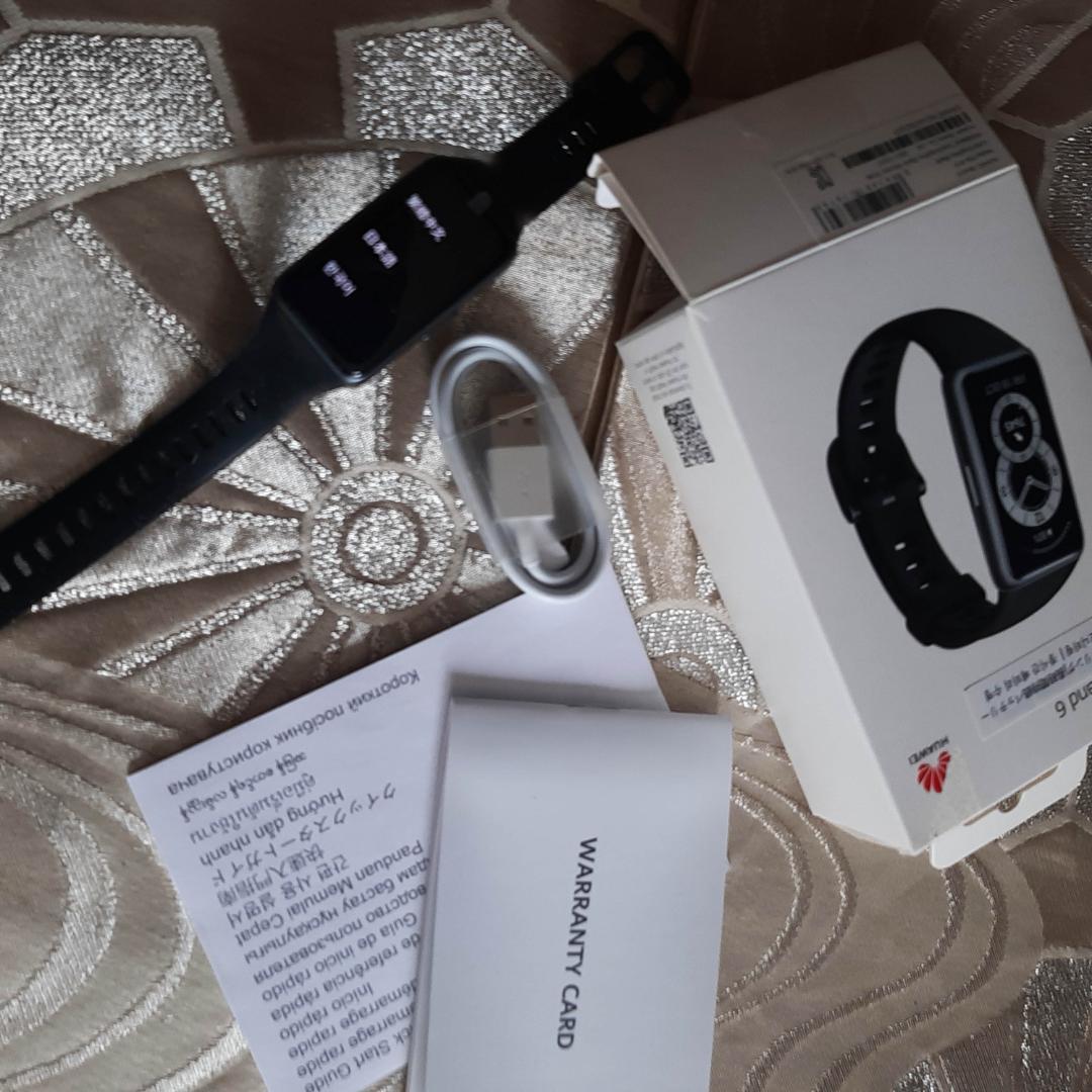 新品 ★開封済 HUAWEI Band6 スマートウォッチ