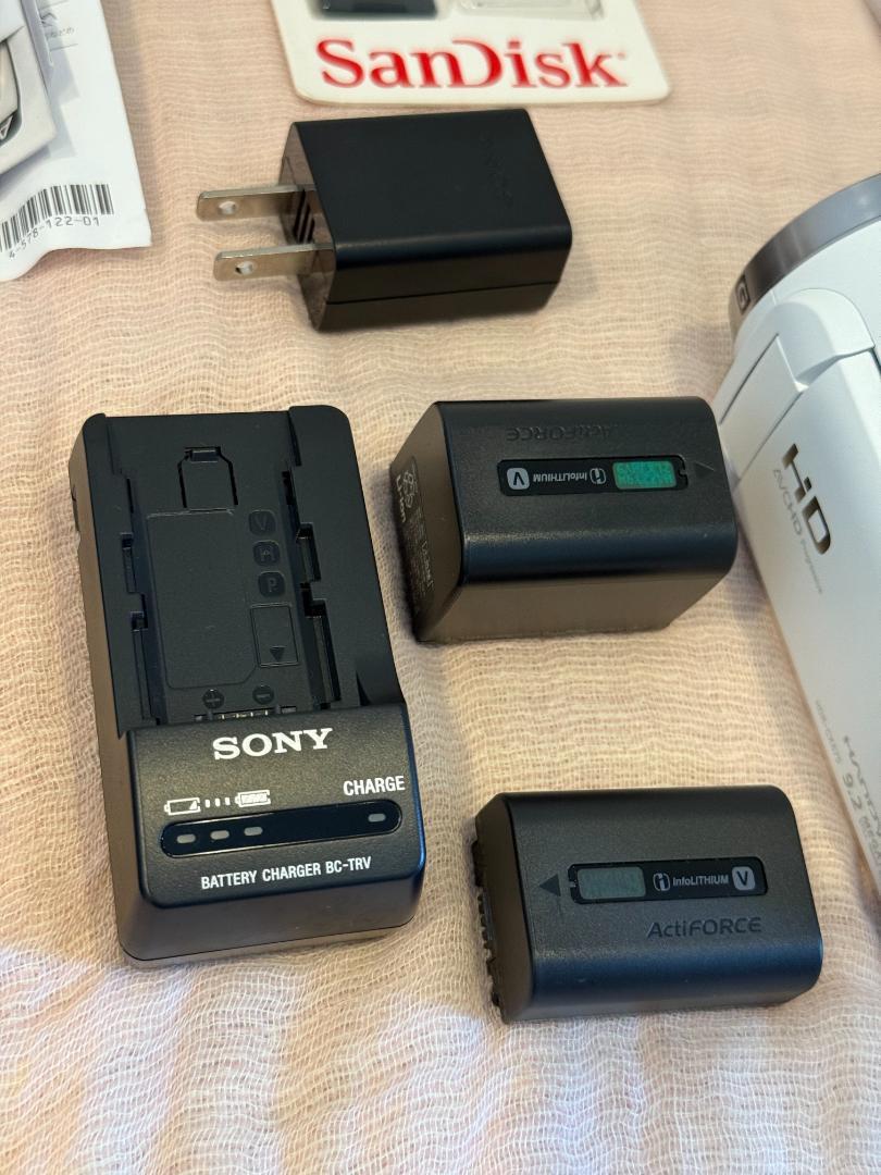 SONY HANDYCUM HDR-CX675 箱、バッテリー2つ、ケース付き SONY HANDYCAM HDR-CX675 箱、バッテリー2つ、ケース付き - メルカリ