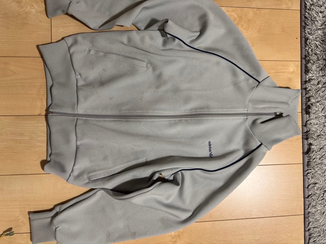 adidas トラックジャケット