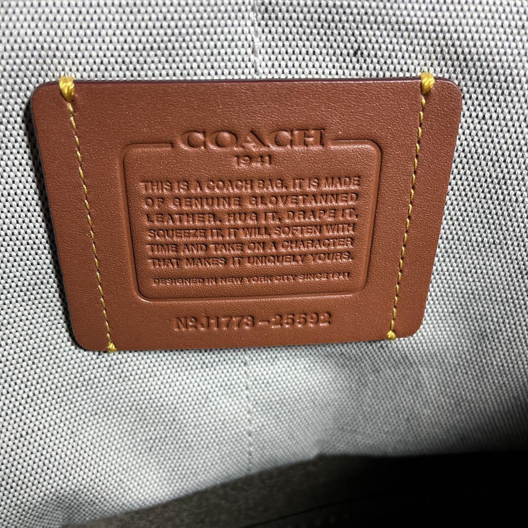 ほぼ新品　コーチ　トートバッグ　本革