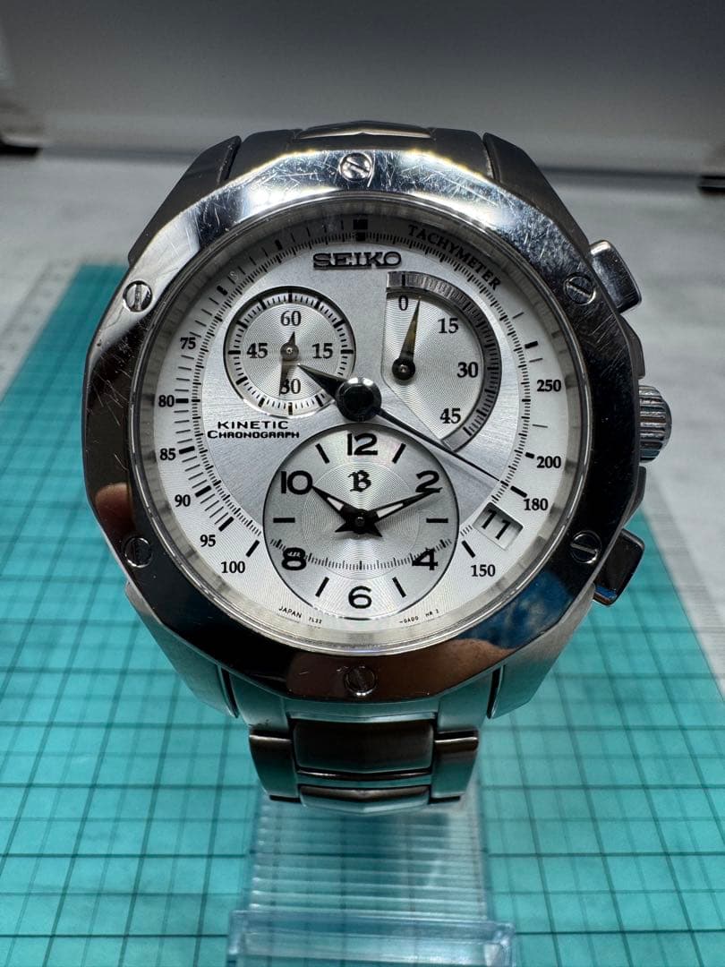 キネティック 7L22-0AGO ブライツ 白文字盤 デイト クロノメンズ腕時計