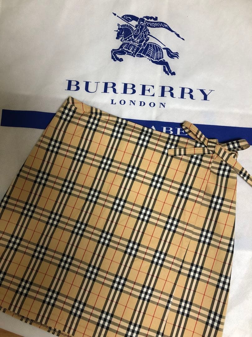 最新製品 目玉商品間違えない!大人気バーバリーブルーレーベル巻き
