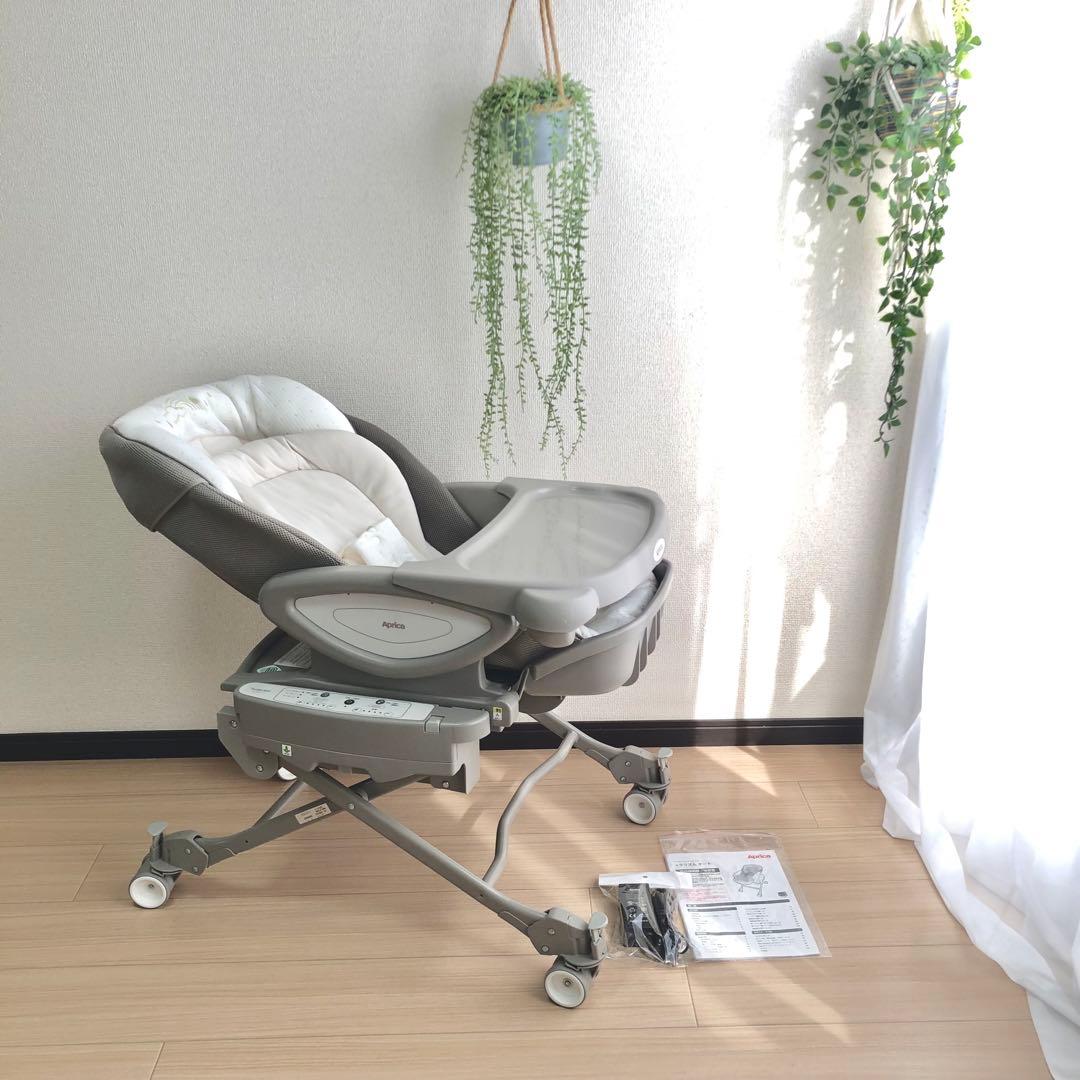 アップリカ ユラリズム オート ムーンロック Aprica