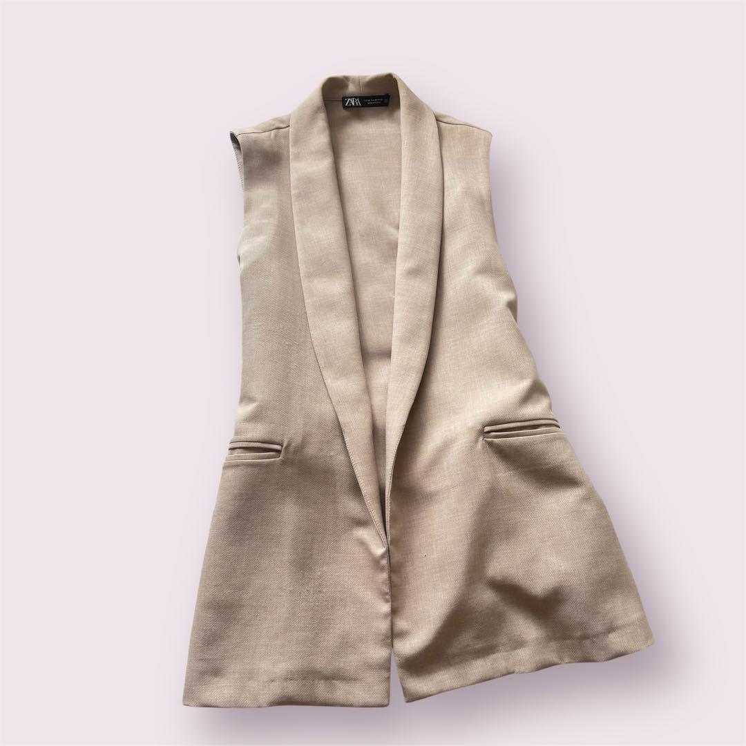 ZARA ベージュ ジップアップベスト 限定値下げ中】ZARA ベージュ ジレ ベスト ノースリーブ - メルカリ