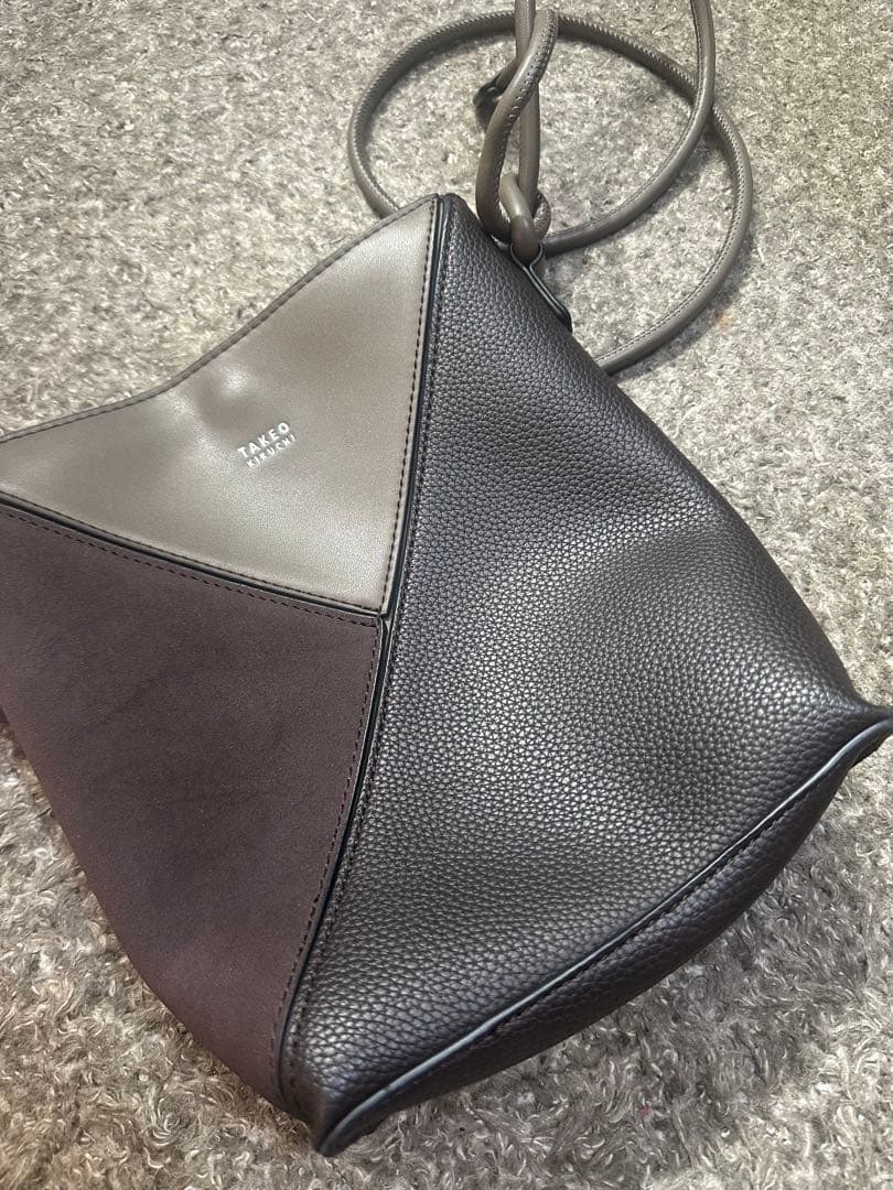 TAKEO KIKUCHIパネルラインBOXショルダーバッグ