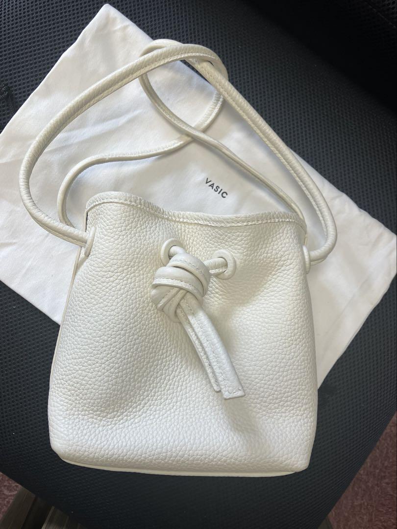 美品 ヴァジック VASIC 巾着バッグ ハンドバッグ BOND MINI VASIC*ヴァジック BOND MINI MINIボンド ミニミニ レザー バッグ
