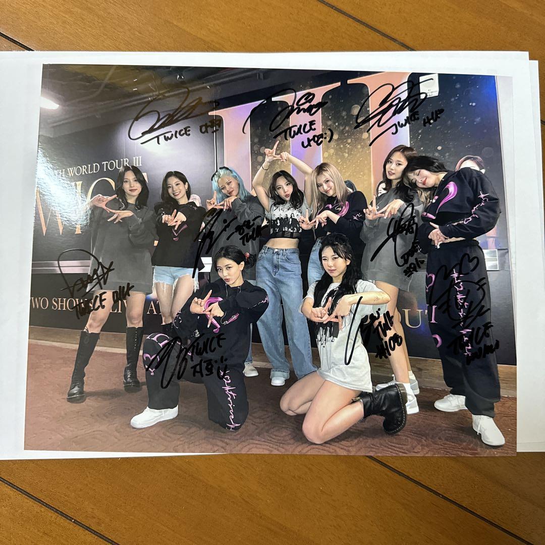twice メンバー全員 サイン入り 写真 大判サイズ ⑤