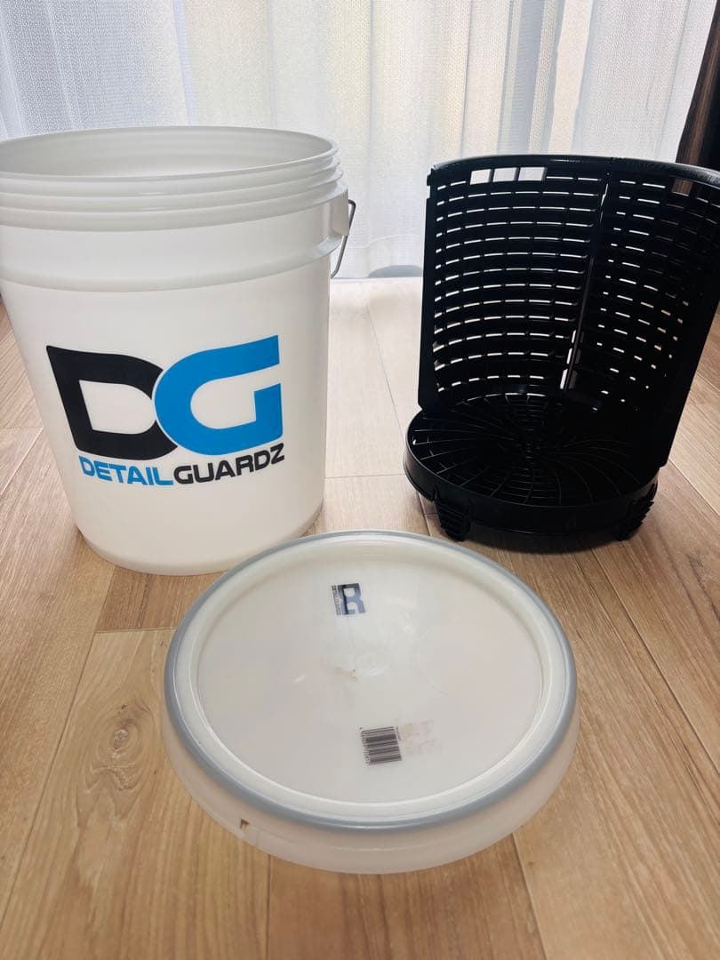 DETAIL GUARDZ 洗車バケツ グリッドガード　スクラブウォール