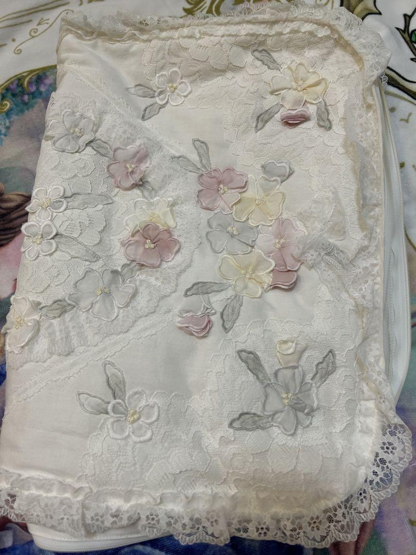 さえらトラベルポーチ(大)花柄刺繍ポーチ未使用
