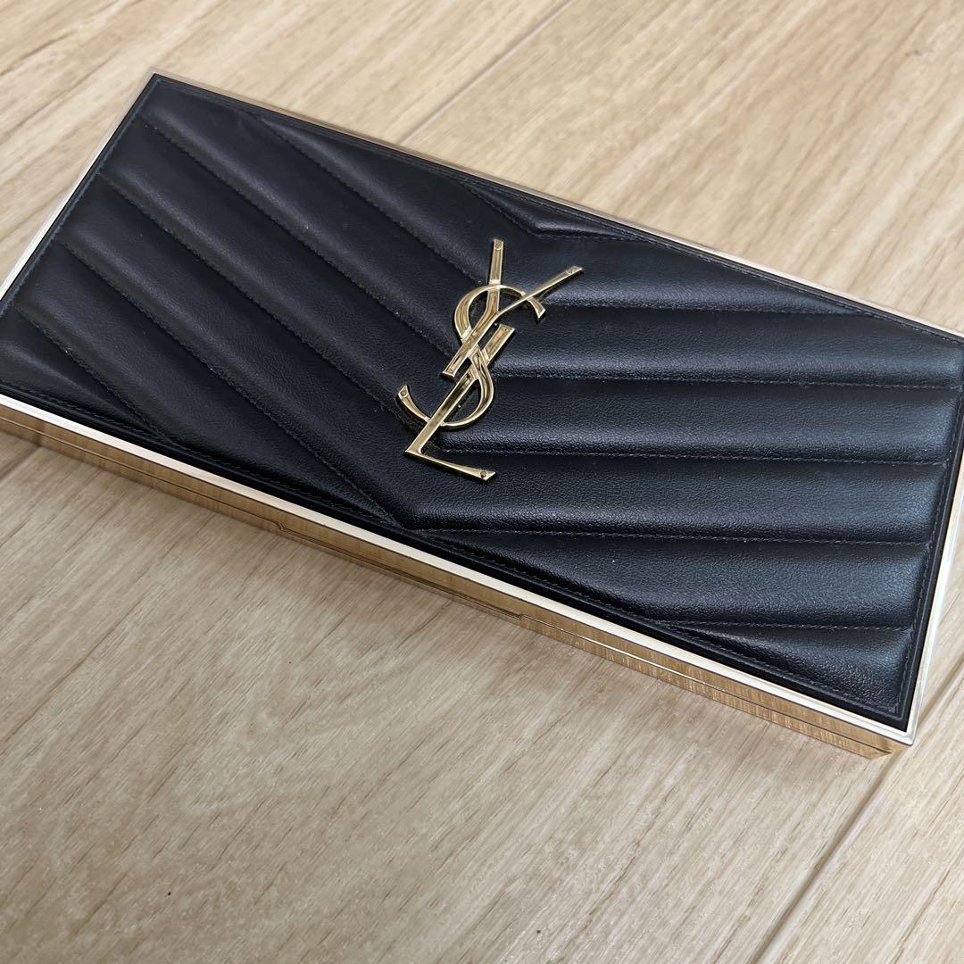 限定色 イヴ・サンローランクチュール カラー クラッチ No.3