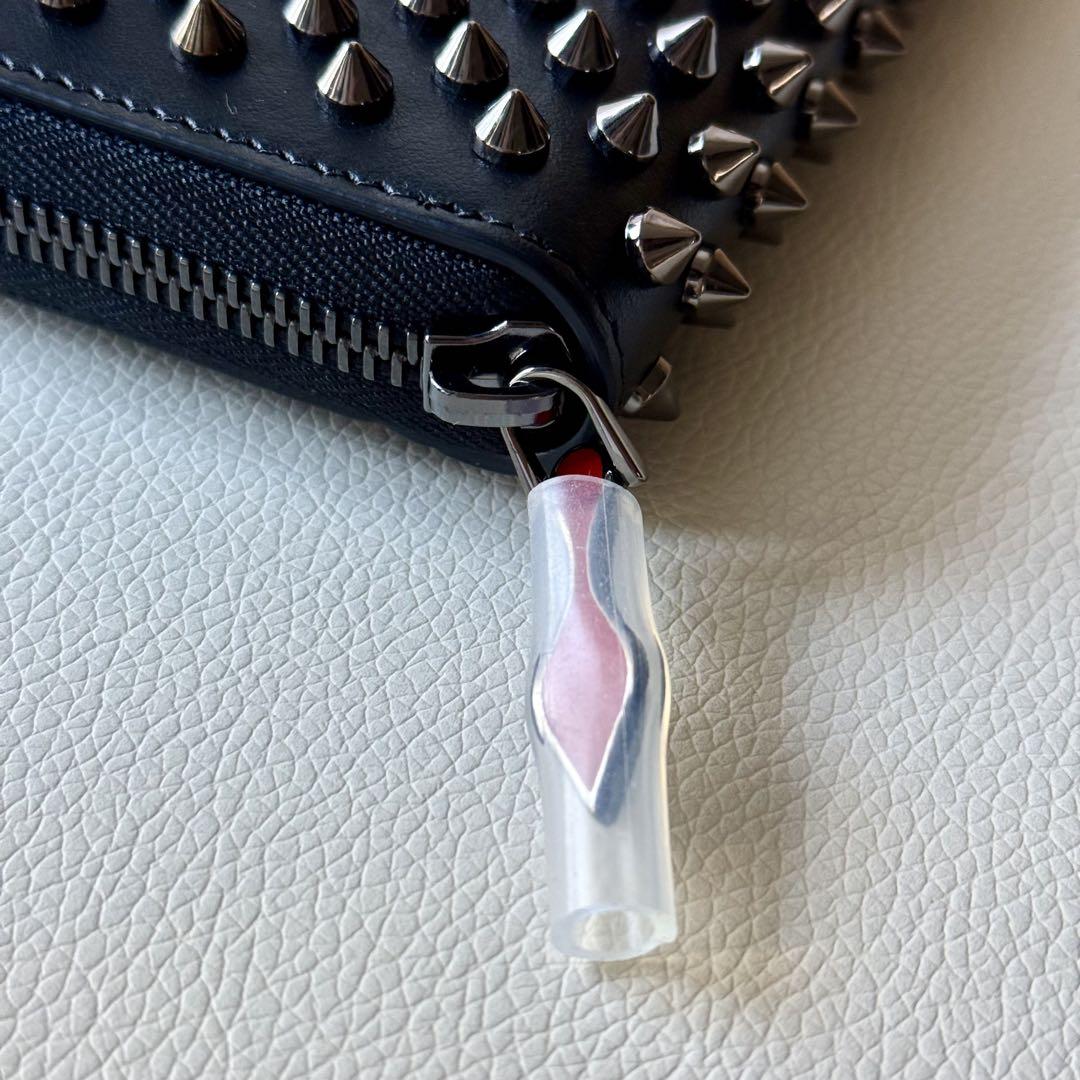 新品未使用 Christian Louboutin スタッズ長財布