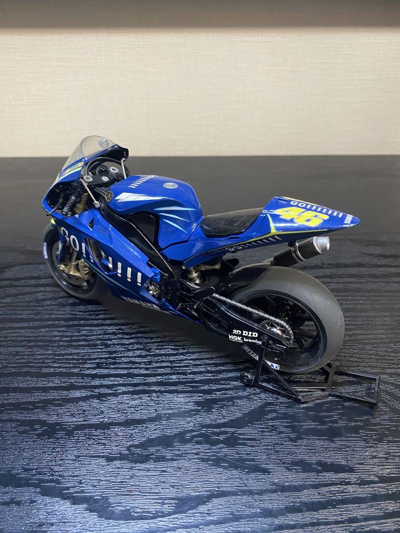 【完成品】タミヤ 1/12 オートバイ ヤマハ YZR-M1'04 No.46
