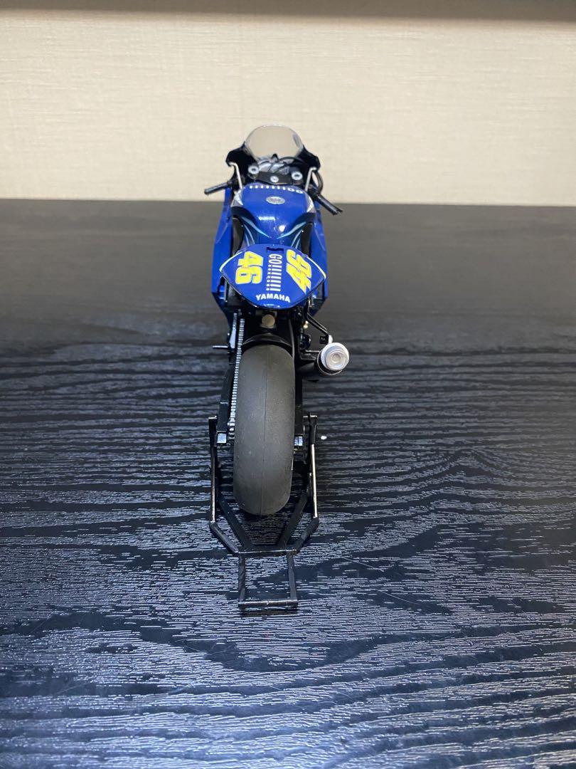 【完成品】タミヤ 1/12 オートバイ ヤマハ YZR-M1'04 No.46