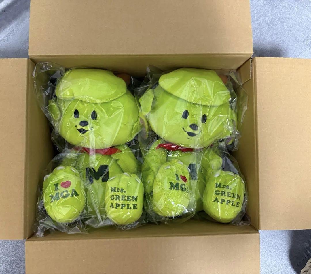 お顔が可愛い‼︎ Mrs. GREEN APPLE メメル 2体 Mrs.GREENAPPLE メメルぬいぐるみ大2体セット - メルカリ