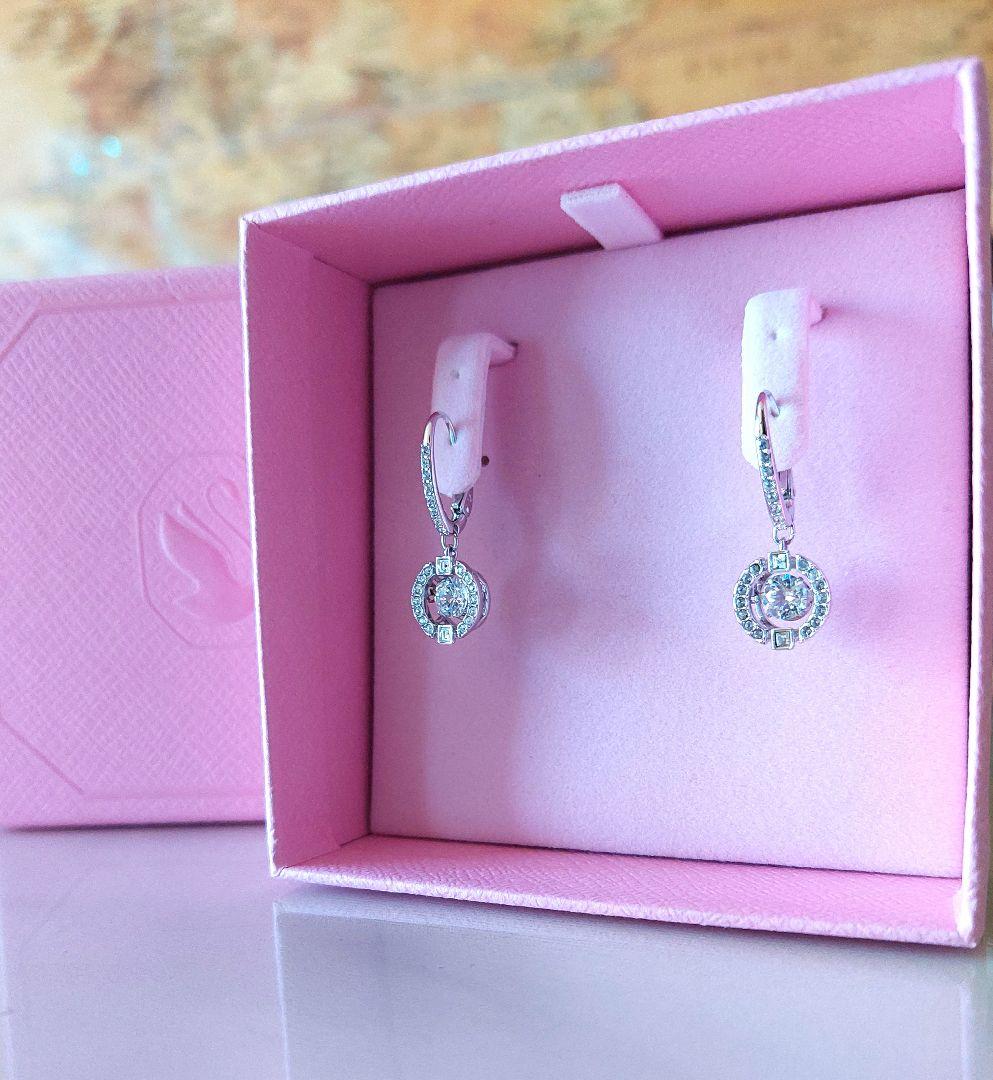 新品 SWAROVSKI Una スパーリングダンス ピアス スワロフスキー