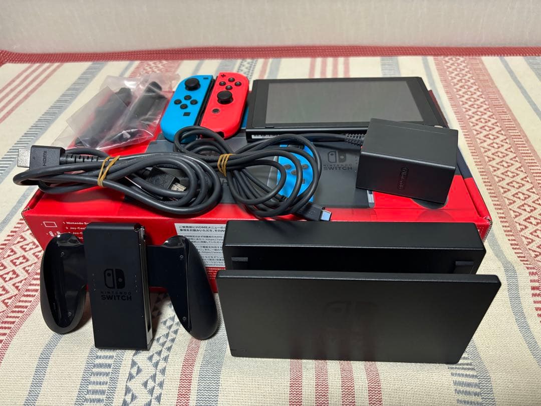 中国から輸入最大20%オフ。 Nintendo Switch Joy-Con L ネオンブルー| R