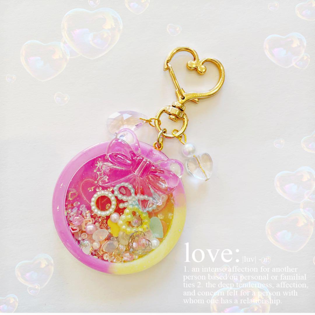 シャカシャカキーホルダー♡ - メルカリ