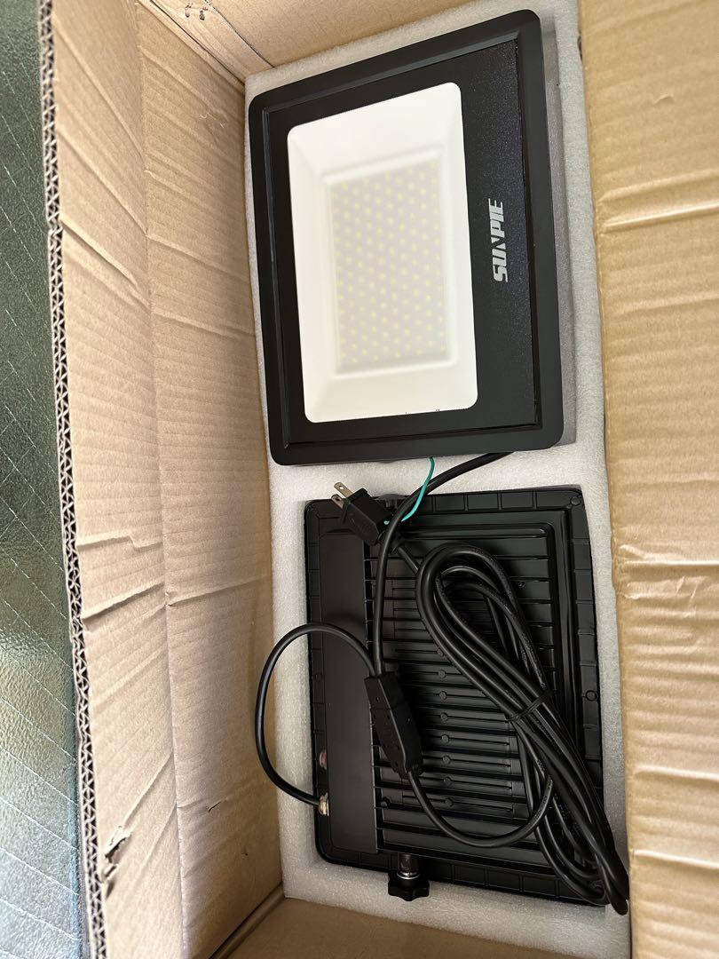 1289 投光器 104W 16000LM 三脚スタンド付き led 調節可能
