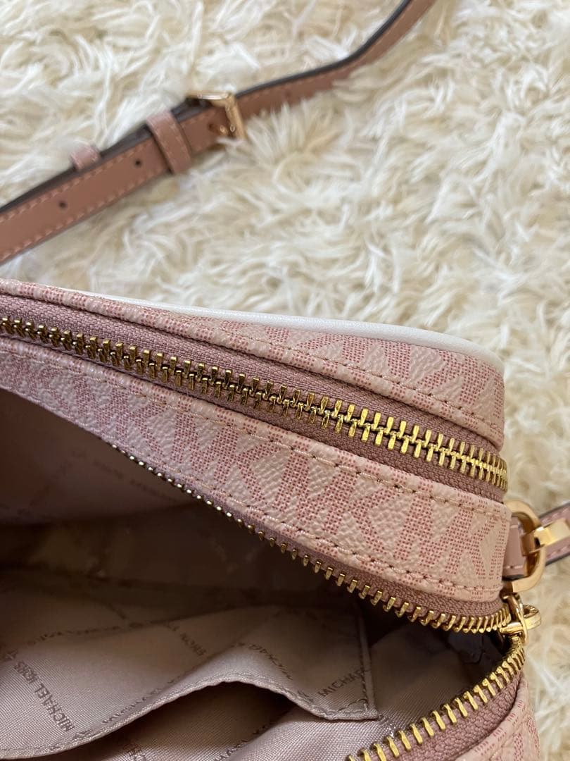 極美品！マイケルコース！モノグラムショルダーバッグ