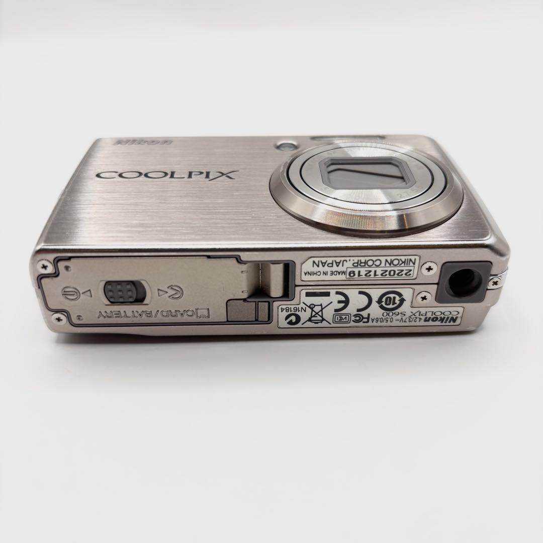 Nikon COOLPIX S600 チタンシルバー コンパクトデジタルカメラ