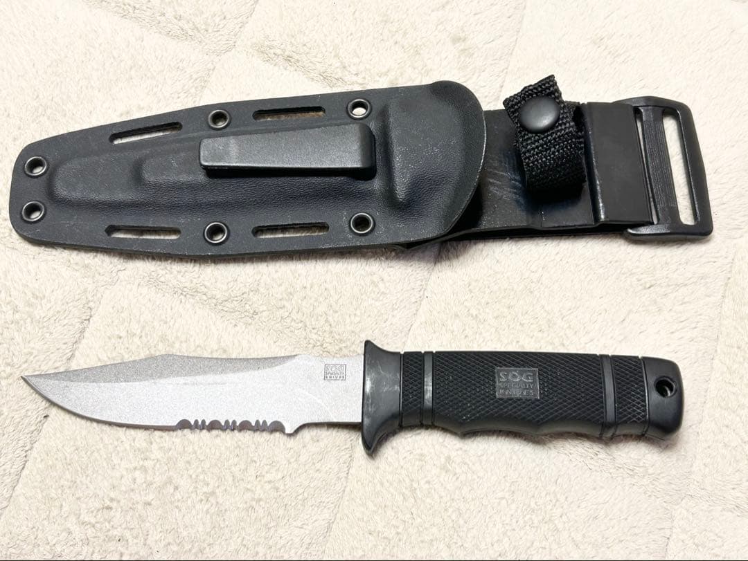 《希少極美品》SOG フィックスドブレードナイフ SEKI-JAPAN 《希少極美品》SOG フィックスドブレードナイフ SEKI-JAPAN