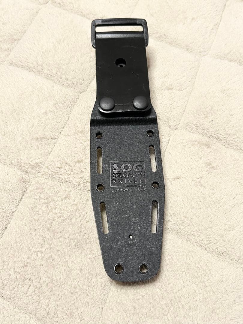 《希少極美品》SOG フィックスドブレードナイフ SEKI-JAPAN 《希少極美品》SOG フィックスドブレードナイフ SEKI-JAPAN