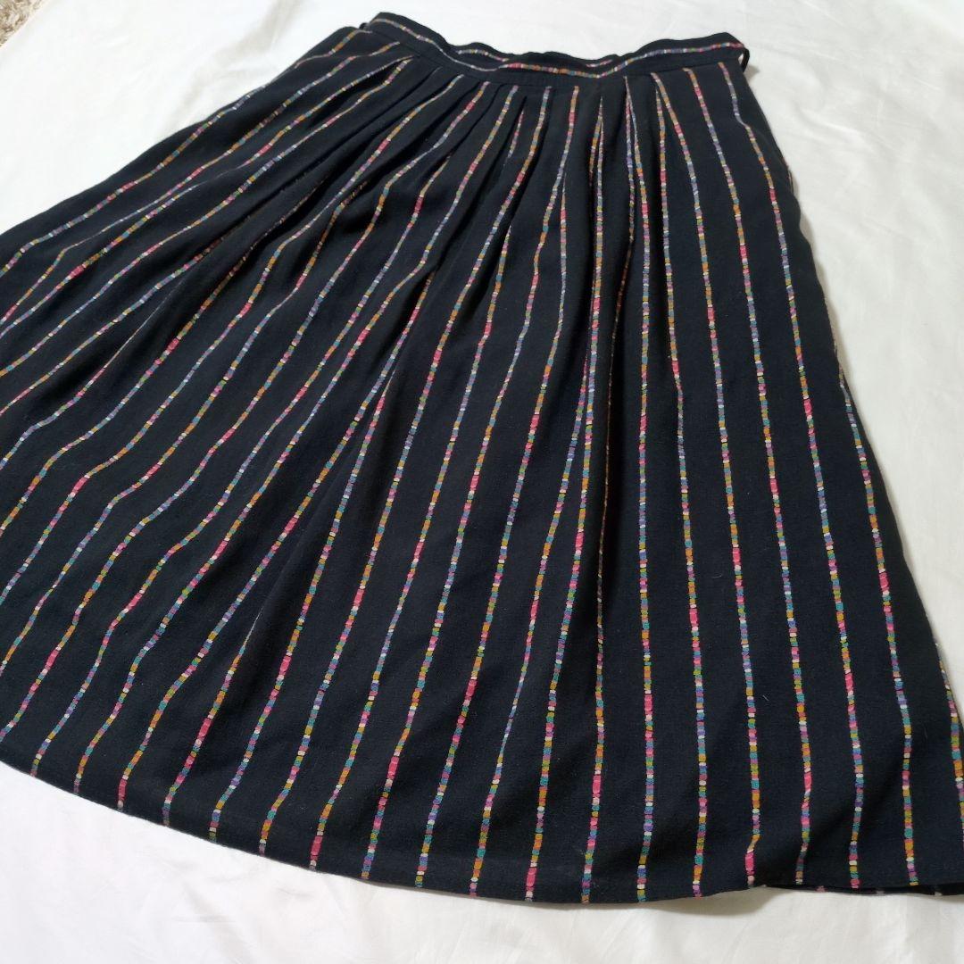 カラフルストライプロングフレアスカート　巻きスカートタイプ　両サイドポケット