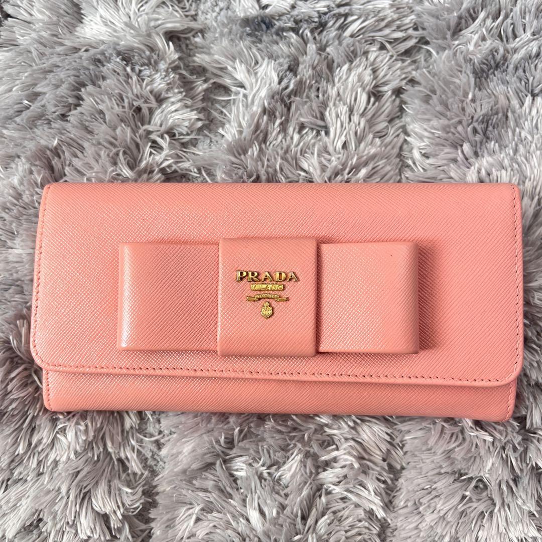 良品✨PRADA 長財布　フィオッコ　サフィアーノ　サーモンピンク　ロゴ金具