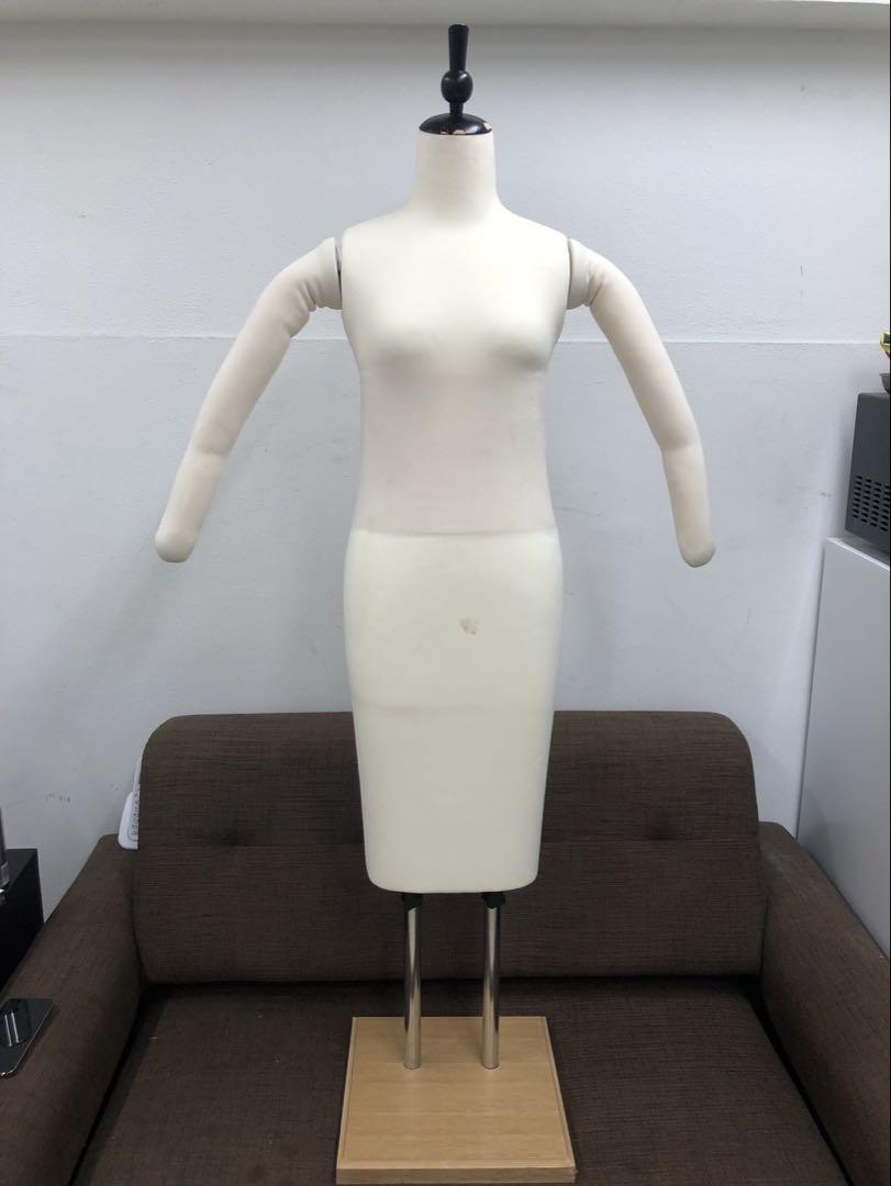 エコボディ アーム付き布製トルソー 木製スタンド付きやや傷や汚れあり