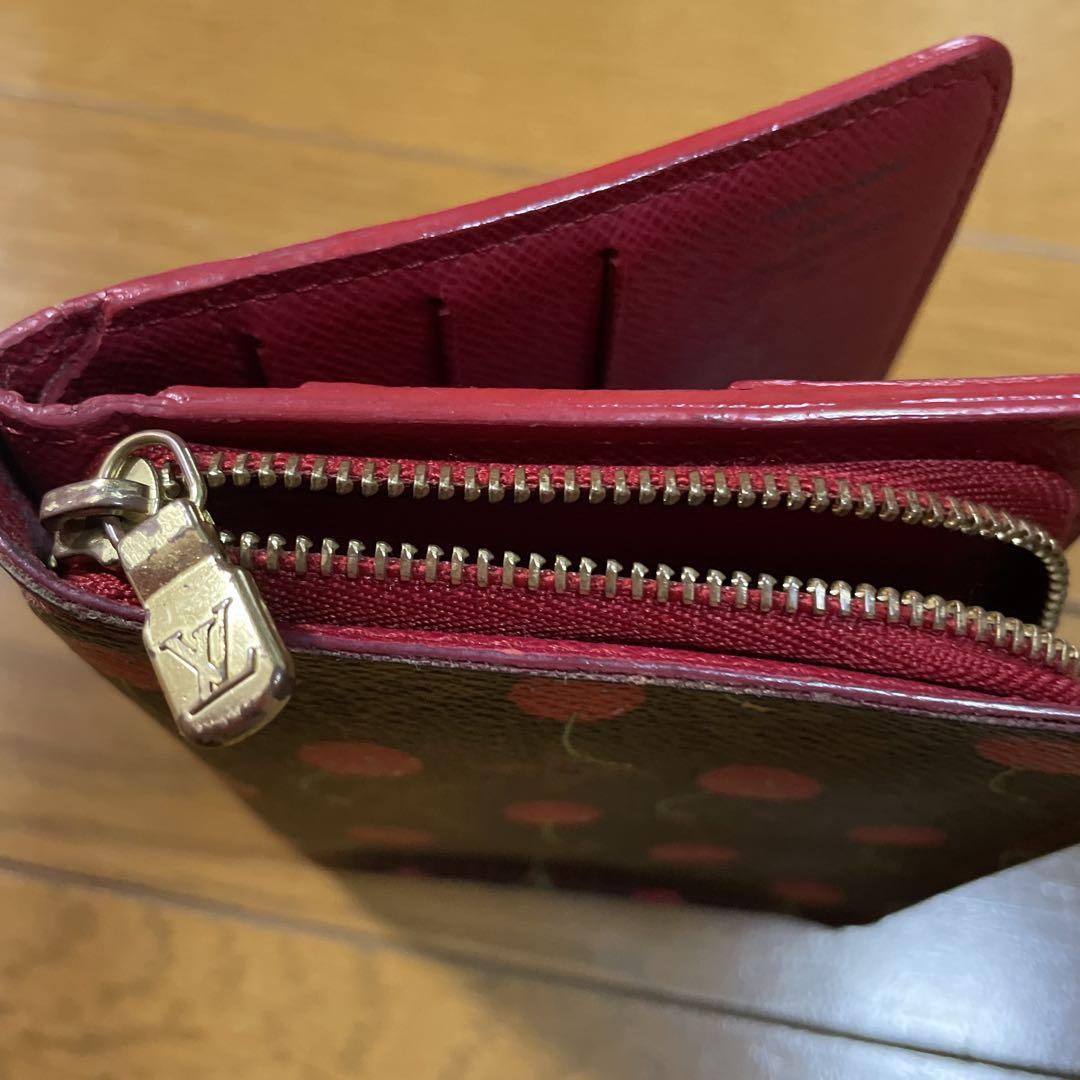 Louis Vuitton チェリー柄 二つ折り財布 - メルカリ