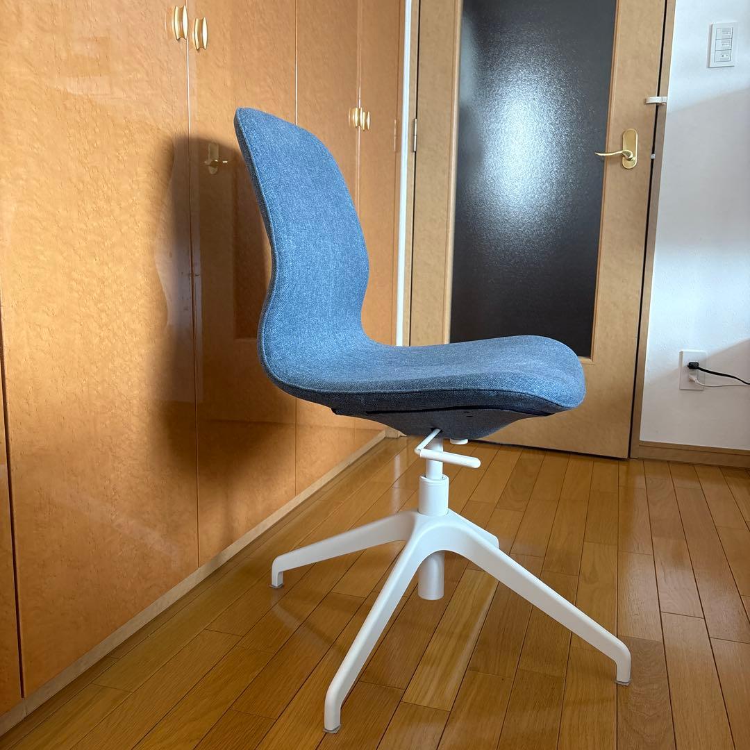 ホワイト脚×ブルーカバー