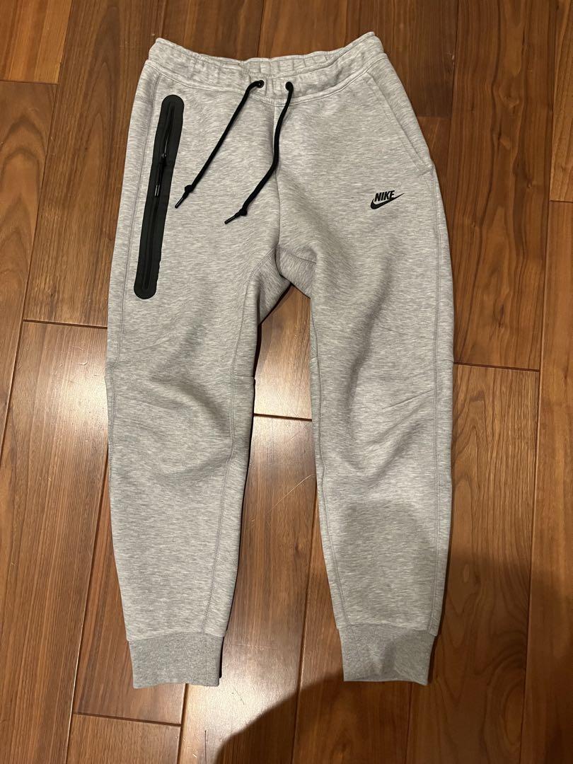 ナイキ　Nike テックフリースパンツ　Mサイズ　新品