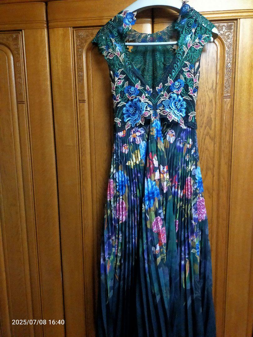 花柄刺繍ロングドレス